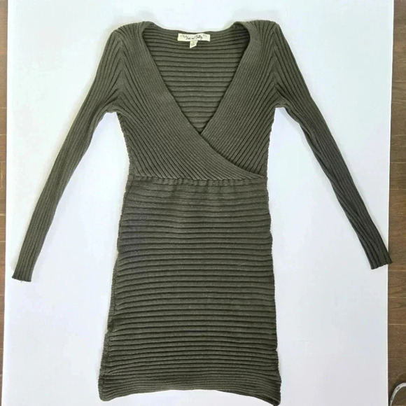 Vine and Valley Bodycon sweater dress olive green stretch fit size M - Picture 1 of 6
